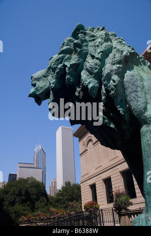 Statue des Löwen außerhalb ein Kunstmuseum, Art Institute of Chicago, Chicago, Illinois, USA Stockfoto