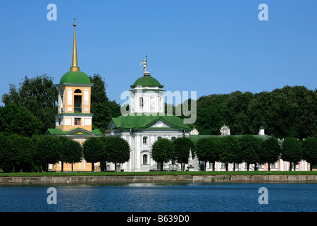 18. jahrhundert Erlöser Kirche und Glockenturm Kuskowo Immobilien in Moskau, Russland Stockfoto