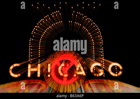 Nahaufnahme von Chicago Leuchtreklame leuchtet in der Nacht, Chicago Theatre, Chicago, Illinois, USA Stockfoto