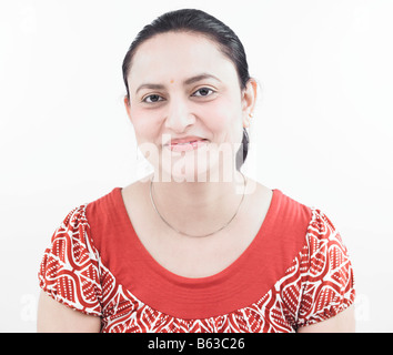 Porträt einer asiatischen Frau mittleren Alters indischer Herkunft Stockfoto