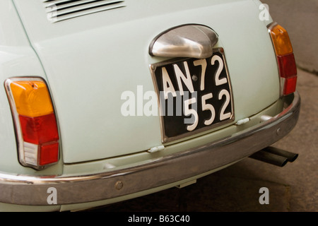 Nahaufnahme eines Autos, Fiat Nuova 500, Sorrento, Provinz Neapel, Kampanien, Italien Stockfoto