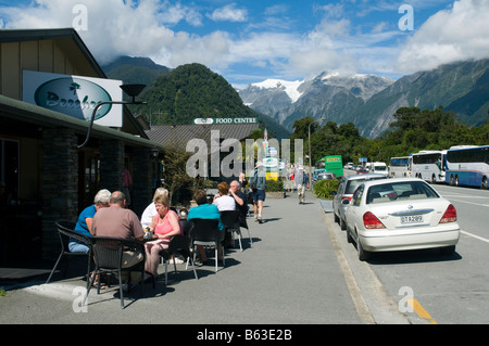 Straßenszene in Franz Josef Village, Südinsel, Neuseeland Stockfoto