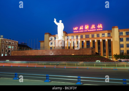 China Sichuan Chengdu Tianfu Platz Völker Square Mao statue Stockfoto