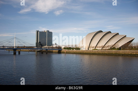 Crowne Plaza Hotel Armadillo und Glocken Brücke Fluss Clyde Finnieston Glasgow Schottland Großbritannien Vereinigtes Königreich Stockfoto