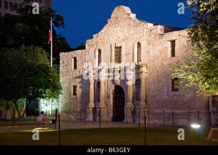 San Antonio Missionen, The Alamo (AKA Mission San Antonio de Valero), State Historic Site in der Nacht Stockfoto