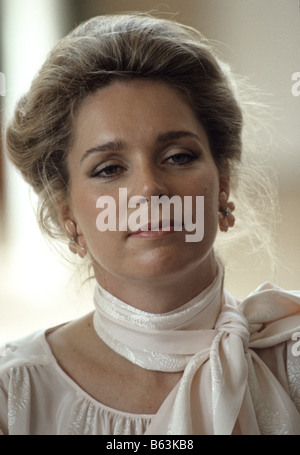 Königin Noor von Jordanien - Noor Al-Hussein bei einer Pressekonferenz vor der Ankunft von HM Königin Elisabeth II. Für ihre jordanische Königstour 1983 Stockfoto