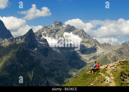 Wanderer auf den Kaunergrat (Verpeil Spitze), Tyrol. Stockfoto