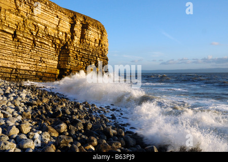 Sonnenuntergang am Nash Punkt auf der Erbe-Küste des Vale of Glamorgan in Wales Stockfoto