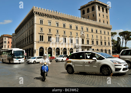 Palazzo Delle Assicurazioni Generali, Piazza Venezia, Rom, Latium, Italien, Europa. Stockfoto