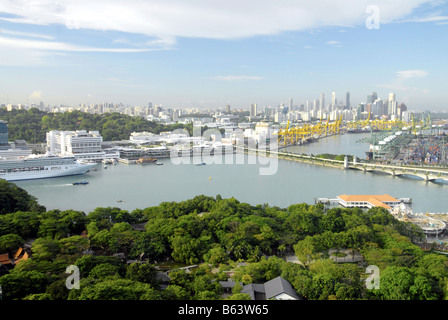 EIN BLICK AUF SINGAPUR VON CARLSBERG TURM IN SENTOSA Stockfoto