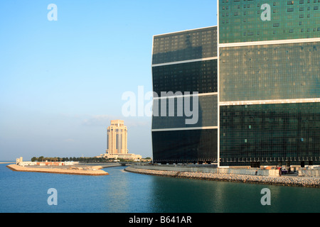 Die Wahrzeichen Zickzack Türme vor dem Ritz Carlton Hotel in West Bay Doha Katar 26. November 2008 Stockfoto