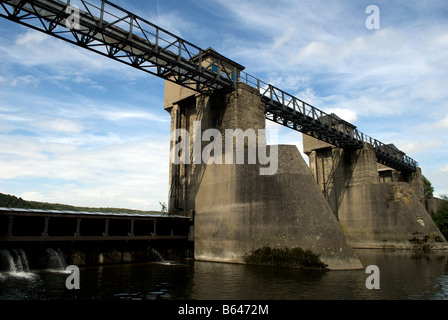 Lauf des Flusses hydroelektrischen Kraftwerks, Wickede, Nordrhein-Westfalen, Deutschland. Stockfoto