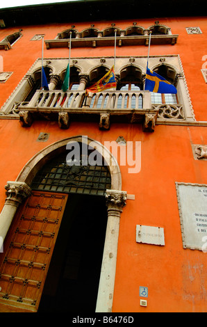 Rotes Schloss, Sitz der Gemeinde von Belluno, Italien Stockfoto