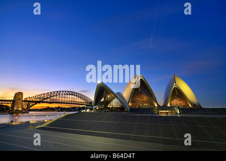 Sydney Opera House mit Sydney Harbour Bridge Stockfoto