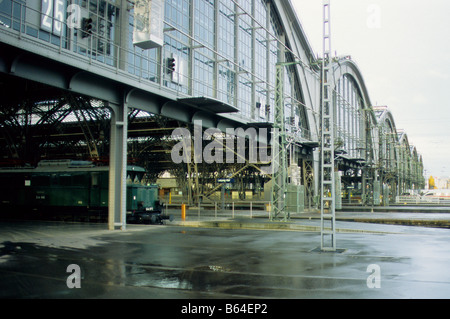 Leipzig, Hauptbahnhof, Hauptbahnhof, Ende der Wagenhalle von Plattform betrachtet. Stockfoto