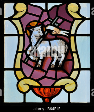 "Lamm Gottes", Ostfenster (Detail). Christ Church. Glasson, Lancashire, England, Vereinigtes Königreich, Europa. Stockfoto