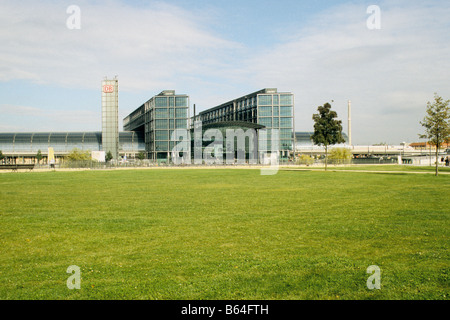 Berlin, neuer Hauptbahnhof, HBf, Hauptbahnhof, von Süden gesehen, Stockfoto