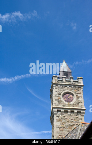 Uhrturm am Hafen von Porthleven, Cornwall, England, Großbritannien, Vereinigtes Königreich. Stockfoto