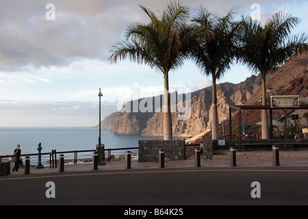 Mirador de Archipenque mit Blick auf die Klippen von Los Gigantes in Teneriffa-Kanarische Inseln-Spanien Stockfoto