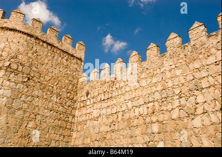 Alten Stadtmauern und Zinnen im Avila. Spanien Stockfoto