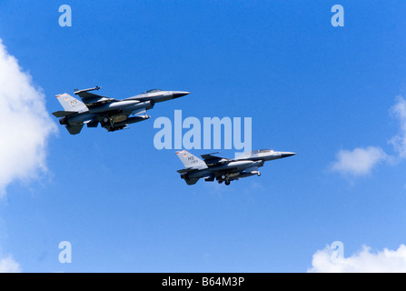 US Air Force f-16 im Flug Stockfoto