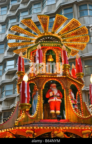 Deutschen Outdoor-Weihnachtsmarkt in Birmingham Stockfoto