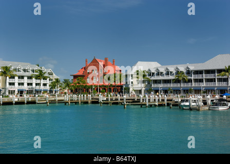 Der Pier-Bereich, wo Kreuzfahrtschiffe in Key West, Florida legen. Stockfoto