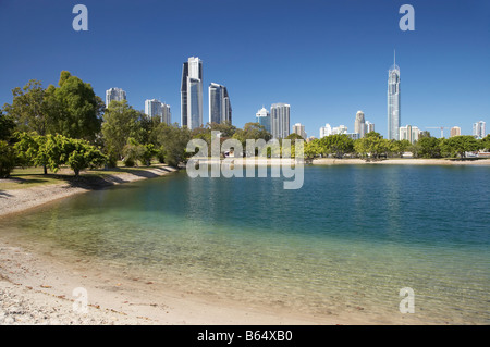 Q1-Hochhaus und Surfers Paradise betrachtet von Evandale Park Gold Coast Queensland Australien Stockfoto