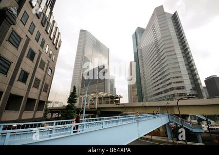 Shiodome Gebiet Wolkenkratzer. Minato-Ku Bezirk. Tokyo. Japan (weitere Informationen über Gebäude im Feld "Beschreibung") Stockfoto