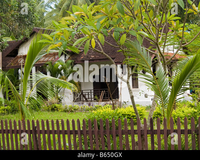 Französischen kolonialen Villa auf Don Khon-Insel auf dem Mekong in Laos Stockfoto