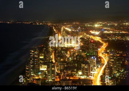 Night-Time-Ansicht der Gold Coast Highway von Q1 Wolkenkratzer Surfers Paradise Gold Coast Queensland Australien Stockfoto