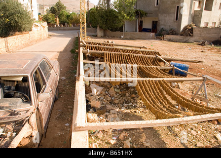 getrockneten Tabakblätter ausgesetzt Outdoor-Haus in Deir el Ahmar Dorf Osten Bekaa Tal Baalbek Bereich Libanon Stockfoto