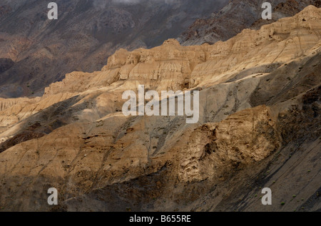 Das Gebiet des Tals des Mondes in der Nähe von Gästehaus in Ladakh Indien war ein ehemaliger See nach Erosion, Erosion See. Stockfoto