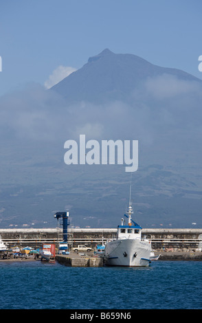 Fährhafen in Horta auf Faial Insel Faial Azoren Portugal Stockfoto