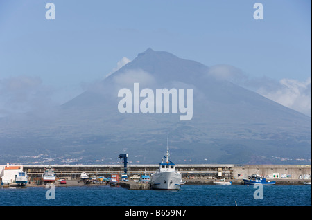 Fährhafen in Horta auf Faial Insel Faial Azoren Portugal Stockfoto