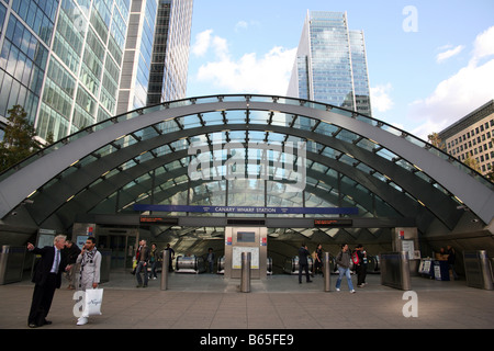 Eingang zur u-Bahn-Station Canary Wharf, London Stockfoto