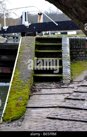 Schritte bei Braunston Schleusen auf dem Canal Grande Union Northamptonshire England UK Stockfoto