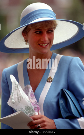 Prinzessin Diana Walkabout Winchester auf Besuch in Royal Hampshire Regiment Stockfoto