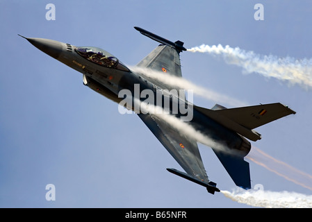 F-16 Militärflugzeuge Stockfoto