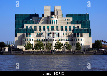Secret Intelligence Service (MI6 oder SIS) Hauptquartier bei Vauxhall in London, England auf der Themse Stockfoto