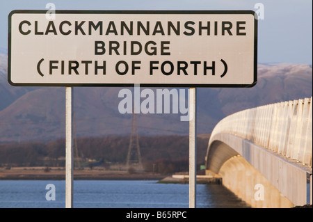 Die Clackmannanshire Brücke über den Firth of Forth, Schottland, Großbritannien. Stockfoto