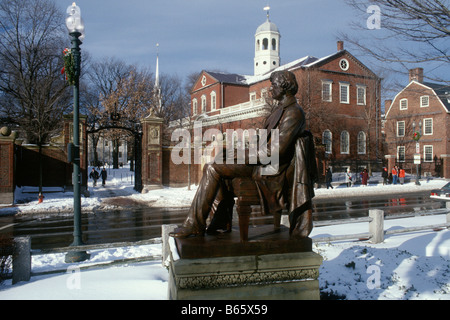 Boston USA Cambridge Statue von Charles Sumner von Anne Whitney in Harvard Square Stockfoto
