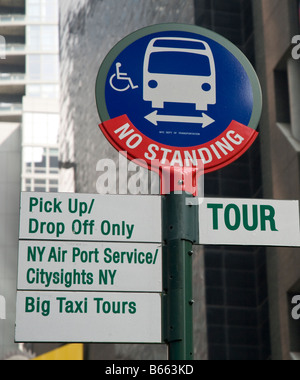 Bus Stop-Schild in Manhattan New York USA Stockfoto