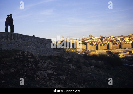 Avila aus der Sicht Los Cuatro Postes AVILA Kastilien und Leon Spain Stockfoto