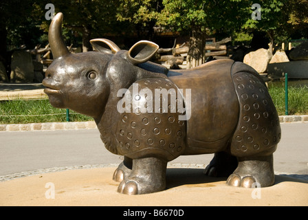 Nashörner, Statue, Zoo Schönbrunn, Wien, Österreich, Europa Stockfoto