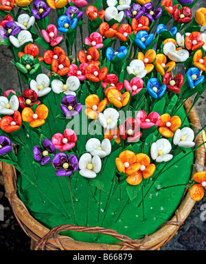 Anzeige der Zucker überzogen Mandeln, genannt "Konfetti", aus Blumen in Sulmona, Abruzzen, Italien Stockfoto