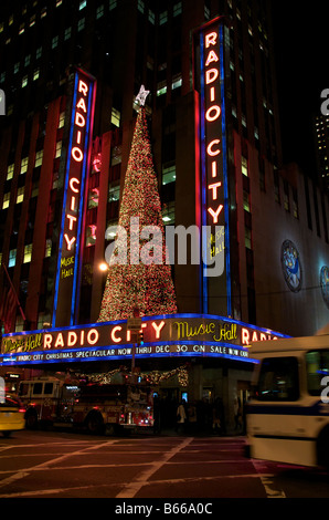 Radio City Music Hall in New York zur Weihnachtszeit das Christmas Spectacular ist es eine touristische Attraktion in New York, November 2008 Stockfoto
