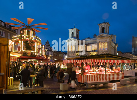 Deutscher Weihnachtsmarkt statt in Kingston upon Thames, Surrey, England Stockfoto