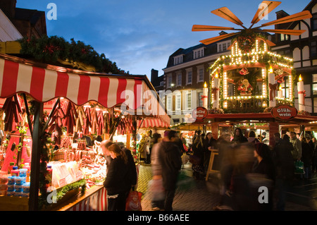 Deutscher Weihnachtsmarkt statt in Kingston upon Thames, Surrey, England Stockfoto