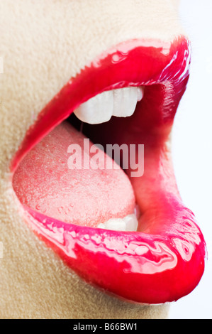 Nahaufnahme von eine 26 Jahre alte rote Lippen Lippenstift Stockfoto